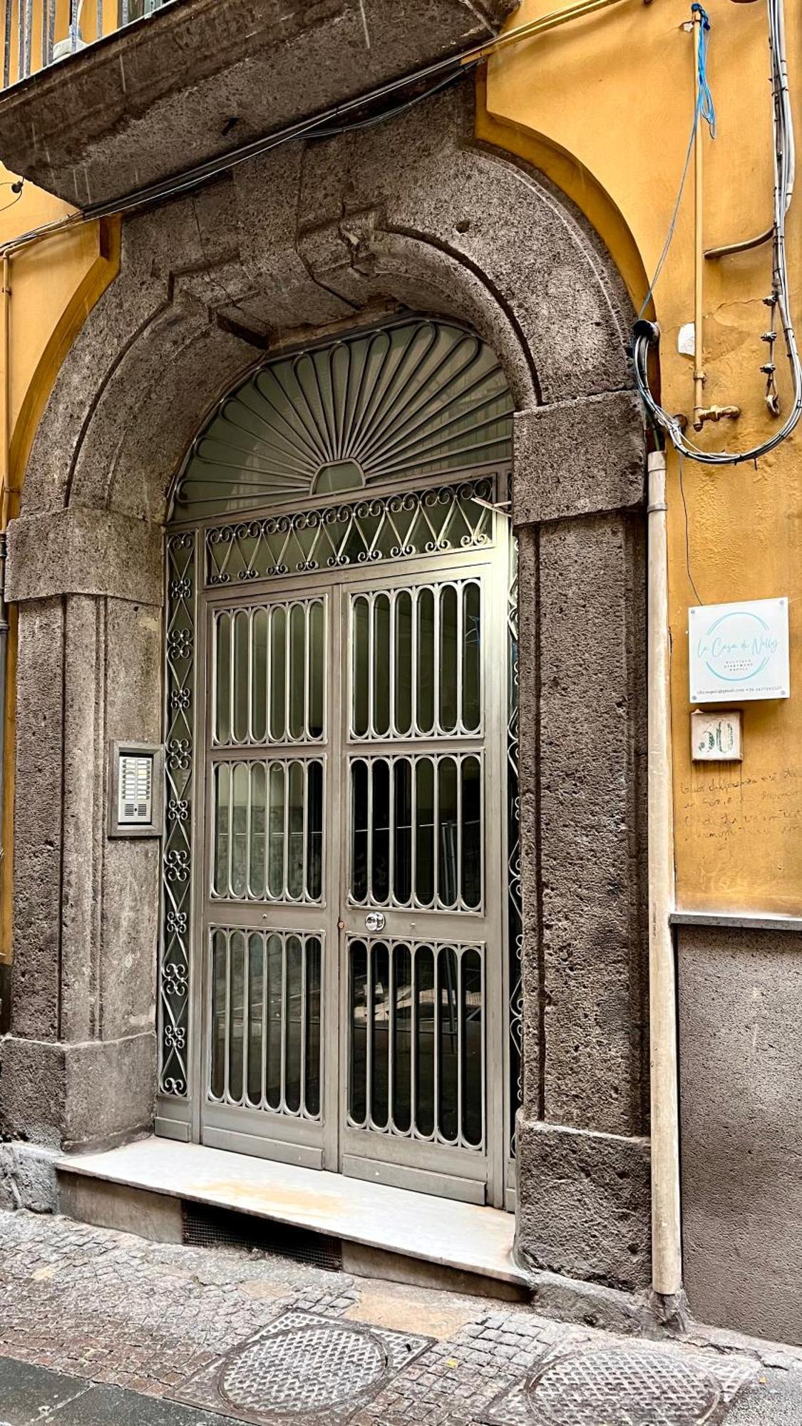 La Casa Di Nelly Boutique Apartment Napoli المظهر الخارجي الصورة